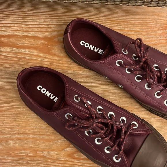 CONVERSE ALL STAR BURGUNDY LEATHER SNEAKER - Women’s 9 - Picture 4 of 11